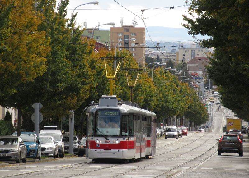 Na program renovace tramvají K2 a T3 na „Vario“ bude již v roce 2020 navazovat dodávka nízkopodlažních dvouèlánkových tramvají EVO2 pod pøezdívkou Drak. Tyto tramvaje dodají krnovské strojírny a finálnì se bude montovat pøímo v Brnì.