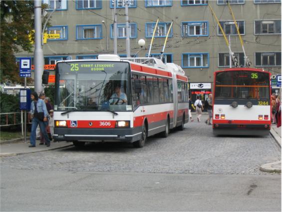 Nový trolejbus Škoda 22Tr se v Brnì pomalu zabydluje.