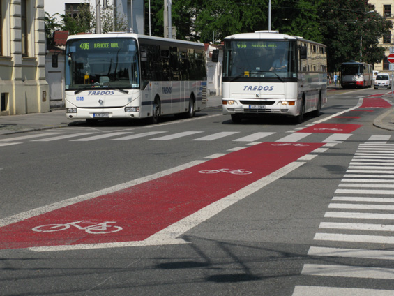 V roce 2010 byl završen proces integrace veškeré regionální dopravy na celém území Jihomoravského kraje. I na Mendlovì námìstí je ukonèeno pár pøímìstsktých linek dopravce TREDOS, které míøí po dálnici do Rosic, Zastávky a Ivanèic.