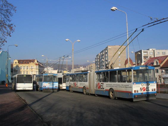 Autobusové i trolejbusové nádraží Jirkov.
