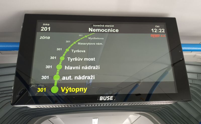 Nové autobusy jsou vybaveny také LCD obrazovkami sloužícími jak pro informace o trase, novinky v systému MHD i DÚK, ale i pro reklamu. MHD v Dìèínì je tarifnì integrována do systému DÚK od roku 2016, o rok pozdìji byly místní linky pøeèíslovány pøidáním dvoustovkové èíselné øady.