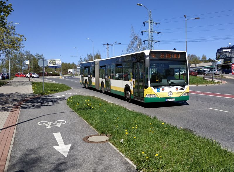Jelikož došlo v roce 2018 k ukonèení spolupráce s dopravcem BusLine na zajiš�ování 40% výkonù autobusových linek MHD Liberec, nakoupil liberecký DP tìchto 11 ojetých Mercedesù z nìmeckého Schwerinu. 6 z nich je kloubových.