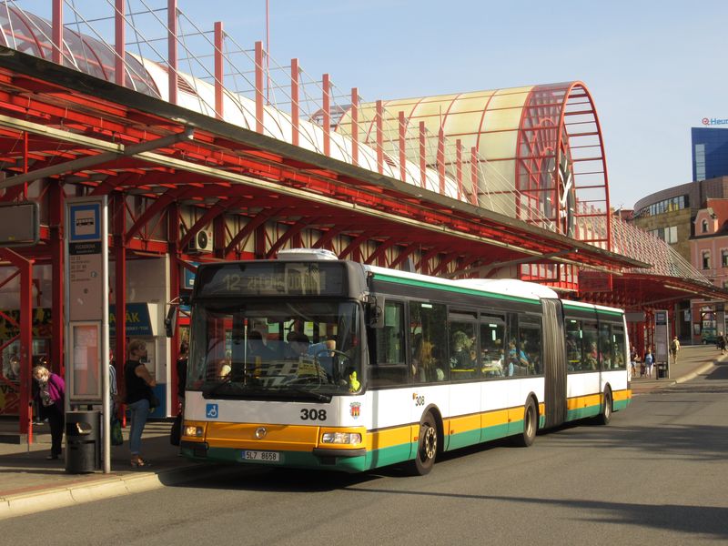 Jedna ze tøí èerstvých autobusových posil ze Zlína v podobì ojetých autobusù Citybus z let 2002-3. Tento je již dokonce obleèen v libereckých barvách.
