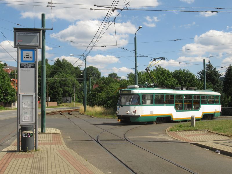 Mezimìstskou linku 11 ve špièkách posiluje na polovièní interval linka 5, která zde ve Vratislavicích na rozdíl od linky 11 zaèíná standardnì. Tyto tramvaje T3R.PLF vznikaly kompletnì v Ostravì nebo Krnovì, od roku 2012 dodávané tramvaje T3R.SLF jsou po dodání vozové skøínì kompletovány v libereckém DP.