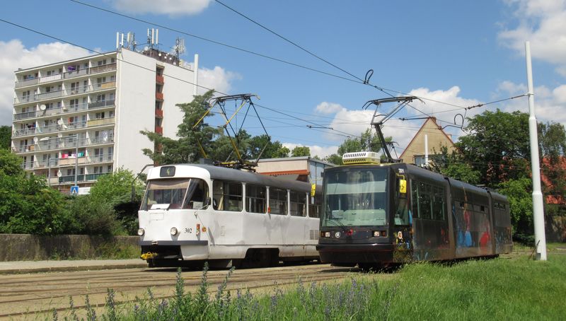 Bìhem návštìvy byla v provozu také první ze dvou mosteckých Aster z roku 2001. Druhá je aktuálnì mimo provoz a je otázka, jestli tu budou mít tyto tramvaje po dodání nových vozù EVO2 ještì nìjakou perspektivu.