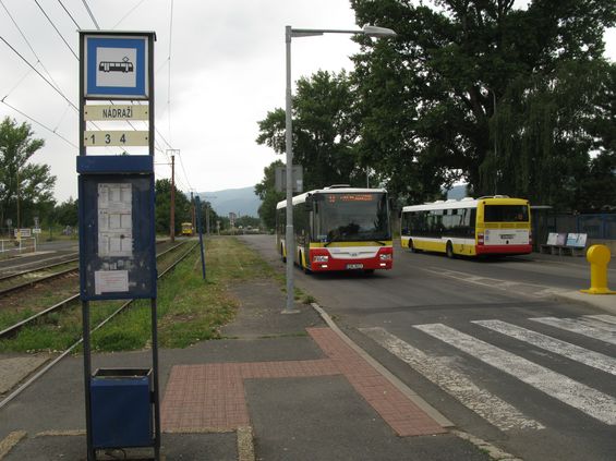 Výraznou obnovou vozového parku prošly v posledních letch (2012-2013) také mìstské autobusy. Zakoupeno bylo 32 ètyødveøvých nízkopodlažních autobusù SOR NB12. Díky tomu je flotila vozidel pro MHD plnì nízkopodlažní (nepoèítaje vozy urèené pùvodnì pro pøímìstské linky).