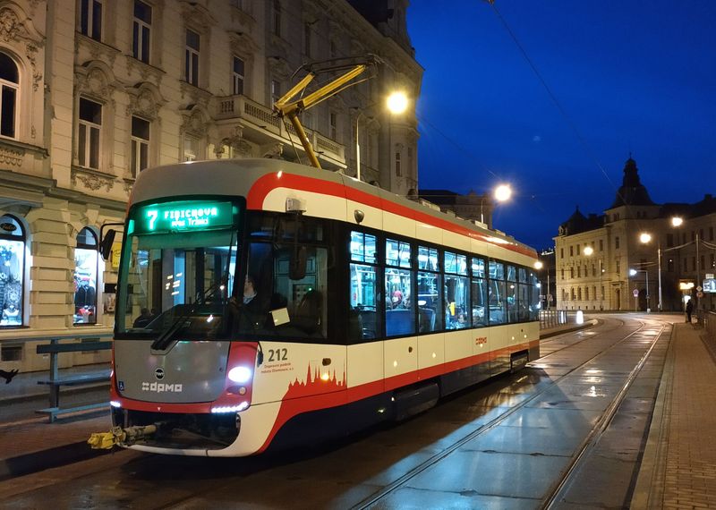 Na to, že se jedná o sólo tramvaje, je EVO1 pøekvapivì prostorné, nízkopodlažní a jeho design rozhodnì neurazí. Kromì tìchto nových vozù poøídilo DPMO v poslední dobì také nìkolik klasických tramvají Vario, oficiálnì vedených jako pøestavba pùvodních vozù T3. V roce 2016 pøibyly dvì a v roce 2018 také dvì.