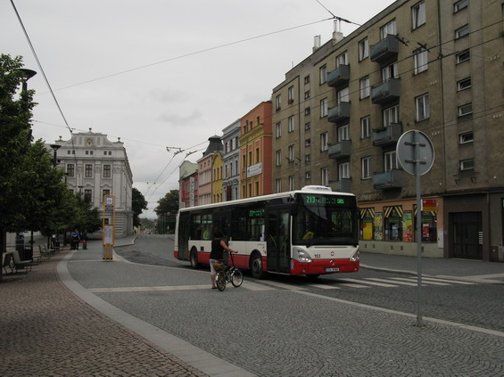 Pro mìstskou dopravu jezdí v Opavì skoro ètyøicet autobusù mìstského dopravce. Výrazné obnovy se opavské autobusy doèkaly v letech 2011-2012 díky nákupu 14 vozù Iveco Citelis.