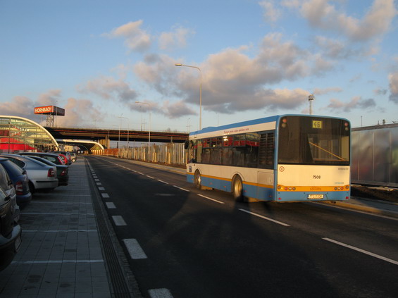Nejnovìjšími autobusy DPO, na jejichž nákupu se také zèásti podílela EU, se staly desetimetrové Solarisy Urbino. Poslední výrazná obnovovací vlna, která skonèila dodávkou v únoru 2013, znamenala výmìnu 55 autobusù za nízopodlažní Solarisy v rùzných délkách.