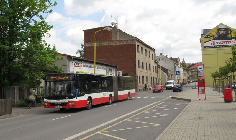 Od èervna 2019 zajíždí do Pøíbrami také kloubové autobusy dopravce Martina Uhra, a to na lince PID 317 prodloužené z Dobøíše, která jede do Pøíbrami pøes Háje a konèí na jižním sídlišti v zastávce Archiv.
