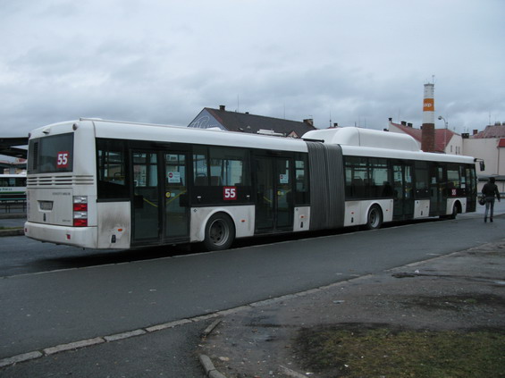Na lince 55 jezdí pod dopravcem ÈSAD Autobusy Plzeò také tento kloubový SOR s pohonem na zemní plyn.