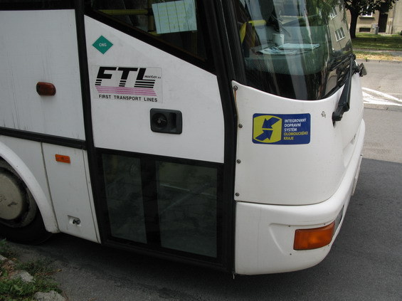 Mìstské i pøímìstské autobusy zdejšího majoritního dopravce FTL jsou zapojeny v integrovaném systému Olomouckého kraje.