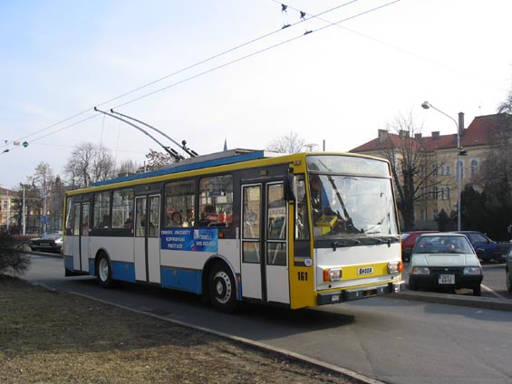 Rekonstruovaný trolejbus 14Tr v jednotném teplickém nátìru.