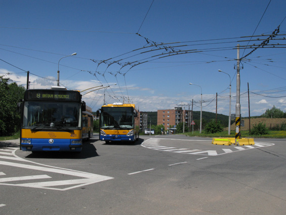 Trolejbusová koneèná nad sídlištìm Jižní Svahy pro linky 6, 7 a 8. V okolí této koneèné vyrostlo mnoho nových domù.