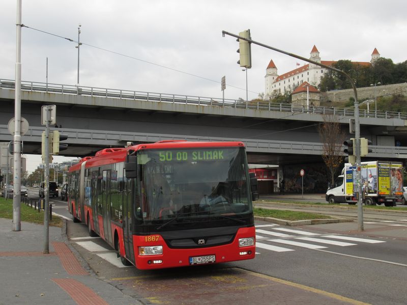Kvùli posílení vlakù vedených na stanici Bratislava-Nové Mesto byla posílena i páteøní autobusová linka 50 vedená na okraj Petržalky, která má ve špièce kratší intervaly a novì je provozována v kloubových autobusech. Mezi Bratislavou a Petržalkou novì funguje také vlaková linka S65. Z Petržalky pak od prosince 2017 jezdí nová vlaková linka S8 až do Maïarska. Zatím jen 5 párù spojù dennì.