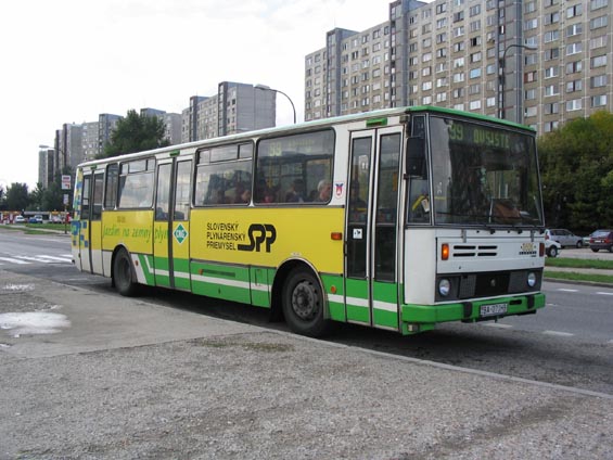 Petržalská linka 99 navštíví po cestì témìø všechny zastávky na tomto obøím sídlišti.