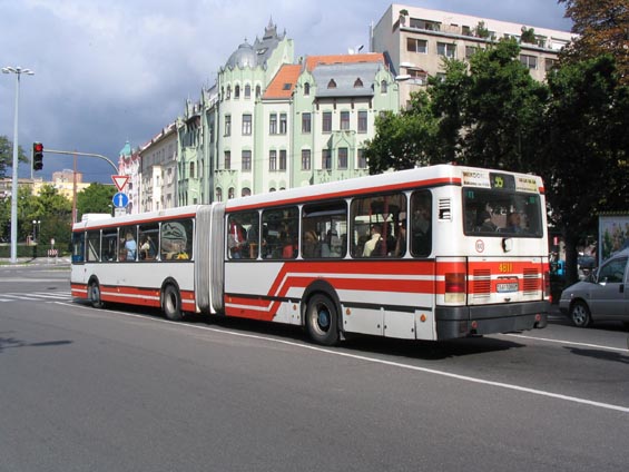 Ikarus 435 na základní petržalské lince 95, kterou v budoucnu nahradí tramvaj.