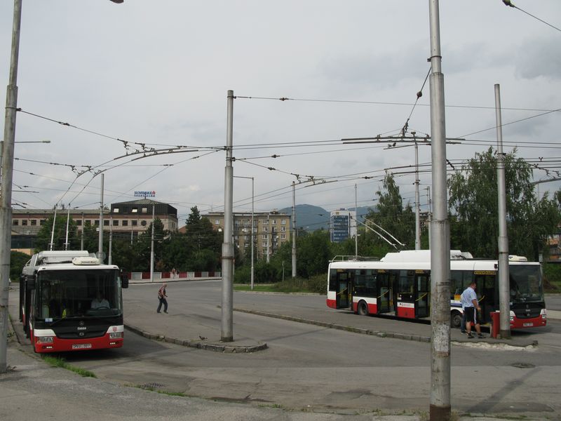 Po návratu trolejbusù do Banské Bystrice v roce 2007 a vzniku mìstského dopravního podniku pøišla velká modernizace vozového parku. V letech 2010-2011 bylo poøízeno 19 trolejbusù Škoda 30Tr, v roce 2015 ještì pøibyly tøi kloubové vozy (Škoda 31Tr) a jeden standardní (30Tr). O víkendech už v bìžném provozu staré trolejbusy nepotkáte.