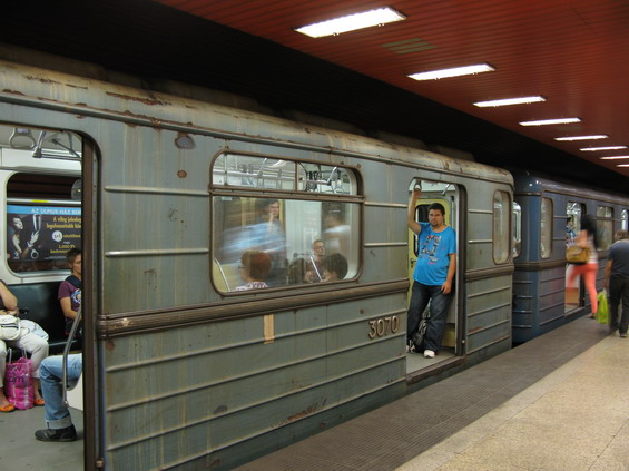 Nov�j�� soupravy rusk�ho metra jezd� na lince M3. I ony by ale v�etn� kolej� a stanic pot�ebovaly alespo� zmodernizovat.