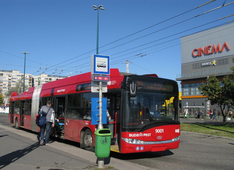 Dlouho očekávaná obnova vozového parku trolejbusů již byla konečně realizována a cestující se tak mohou těšit z 20 standardních a 16 kloubových trolejbusů Solaris Trollino s elektrickou výzbrojí Škoda.
