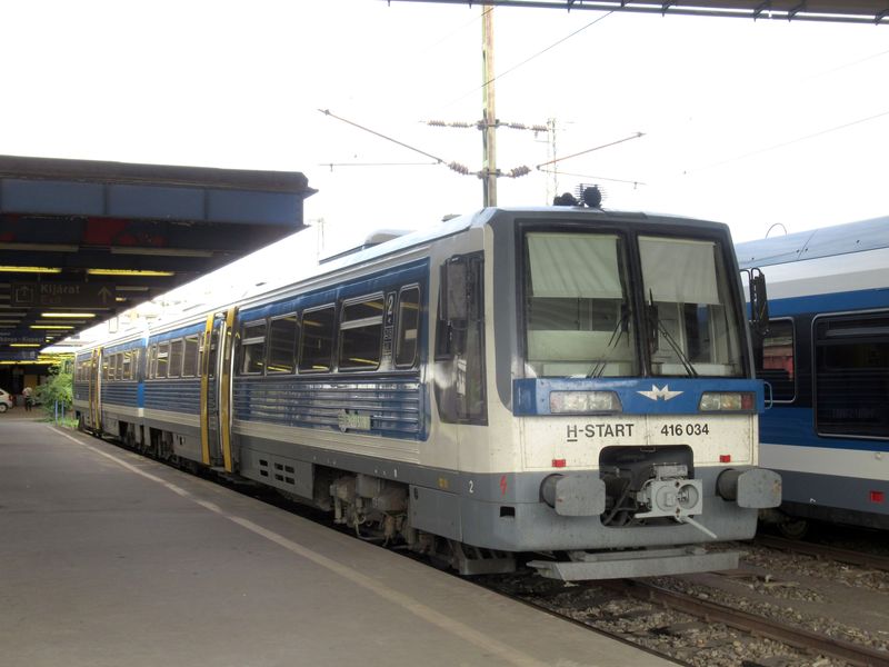 V letech 2002-4 bylo Maïarským železnicím dodáno 40 motorových ruských jednotek od firmy Metrovagonmaš. Tyto jednotky mìly jezdit jako souèást umoøení ruského dluhu také v Èeské republice.