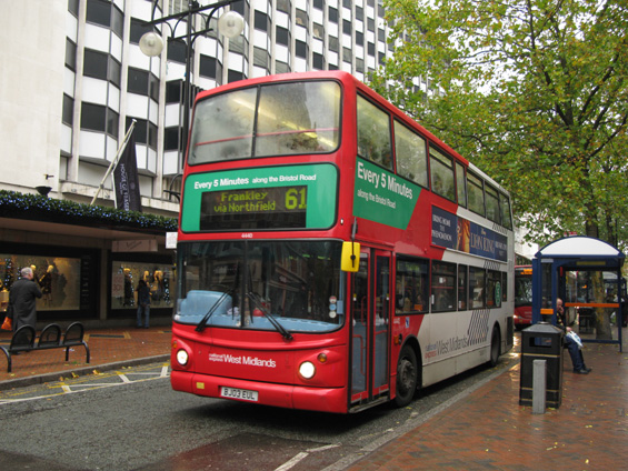 Asi nejblíže centru mìsta zajíždìjí autobusy po ulici Corporation Street. Souhrnný interval se zde pohybuje v øádu nìkolika desítek sekund. Hlavním dopravcem je spoleènost National Express West Midlands, který provozuje cca 80% zdejších autobusových linek.
