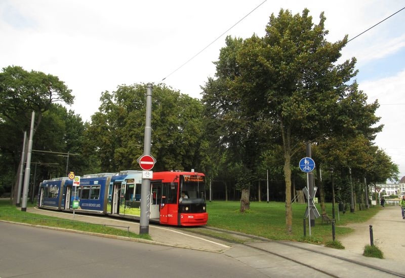 Od roku 2019 je obnoven provoz do obratištì Bürgerpark severnì od Hlavního nádraží, a to polookružní doplòkovou linkou 5, která jezdí v intervalu 20 minut.