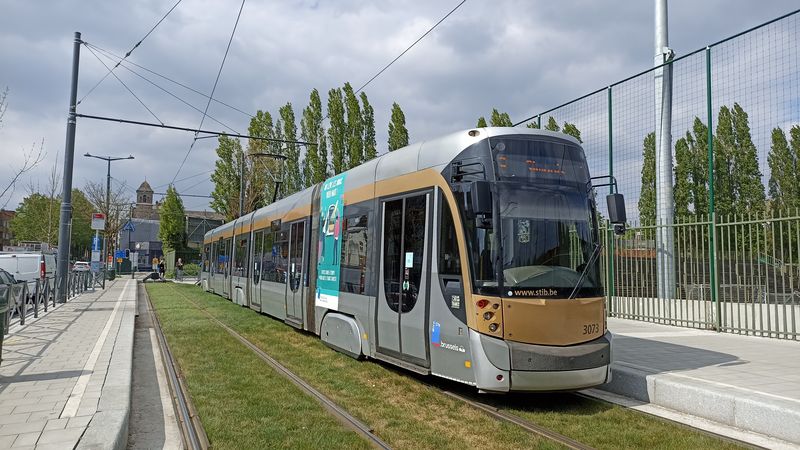 Nejnovìjší tramvajová tra� konèí zde u koneèné stanice metra Roi Baudouin na severním okraji Bruselu a od prosince 2021 sem jezdí linka 9. Brusel hodlá tramvajovou sí� dále rozvíjet, proto objednal 90 nových pìtièlánkových tramvají Bombardier, které vzhledovì navazují na ty pøedchozí. První nové tramvaje byly dodány v øíjnu 2021.