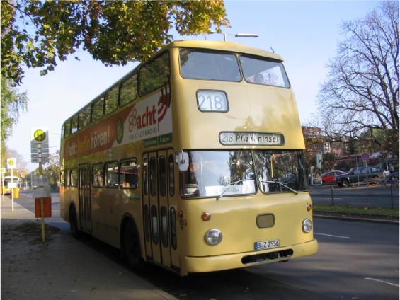 Historický autobus na víkendové rekreaèní lince
