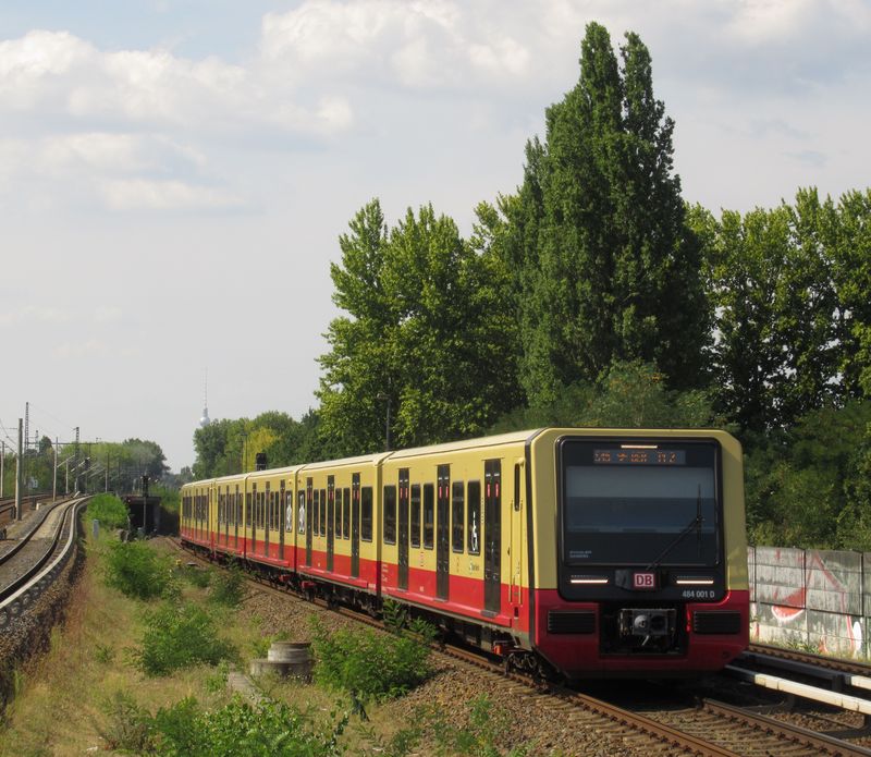 Nová generace S-Bahnu ve Berlínì od sdružení Siemens-Stadler. První vlaky vyjely s cestujícími v lednu 2021 na lince S47, nyní se už objevují i na dalších linkách v jihovýchodní èásti Berlína.