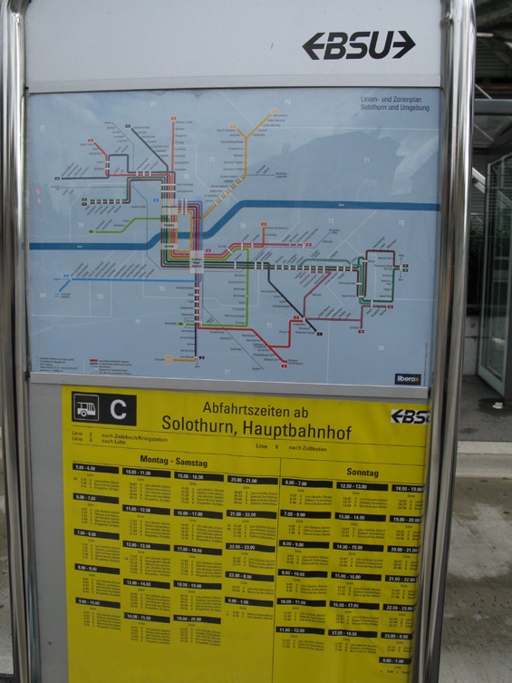 Solothurn: Mìstskou dopravu ve mìstì Solothurn na øece Aaare zajiš�uje dopravce BSU na 11 linkách, které zajíždìjí i do okolí mìsta. Jízdní øády jsou na zastávkách zveøejnìny v železnièní podobì souhrnných odjezdù.