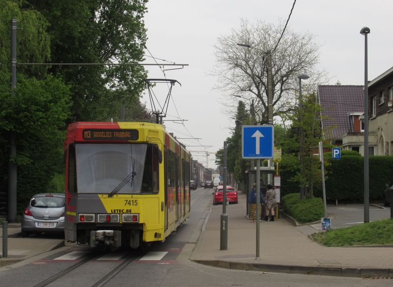 V roce 2013 se zdejší sí� Stadtbahnu rozrostla o úctyhodných 7 km na sever do pøedmìstí Gosselies. Linka M3 tu jezdí normálnì po ulici, v severním úseku vede každým smìrem jinou ulicí.