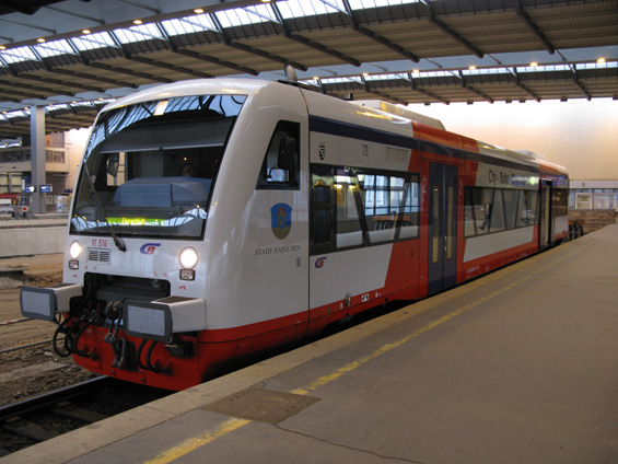 Vlakotramvaj è. 522 není jedinou linkou systému City Bahn Chemnitz. Napøíklad z hlavního nádraží míøí do mìsteèka Burgstädt tento nízkopodlažní motorák oznaèený jako linka 525 a jezdící v hodinovém taktu. Právì probíhající pøestavba hlavního nádraží by mìla za pár let umožnit propojení regionálních tratí s mìstskou tramvajovou sítí a tudíž rozvinout systém vlakotramvají po vzoru nynìjší linky 522.