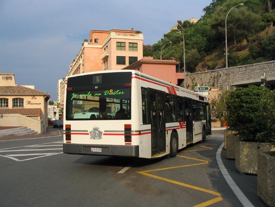 Autobusový park v Monaku je tvoøen zejména autobusy Van Hool standardní délky. Vozový park se skládá ze 33 autobusù prùmìrného stáøí 5 let. Všechny autobusy jsou v èerveno-støíbrném nátìru a každý autobus se honosí mohutným znakem knížectví.