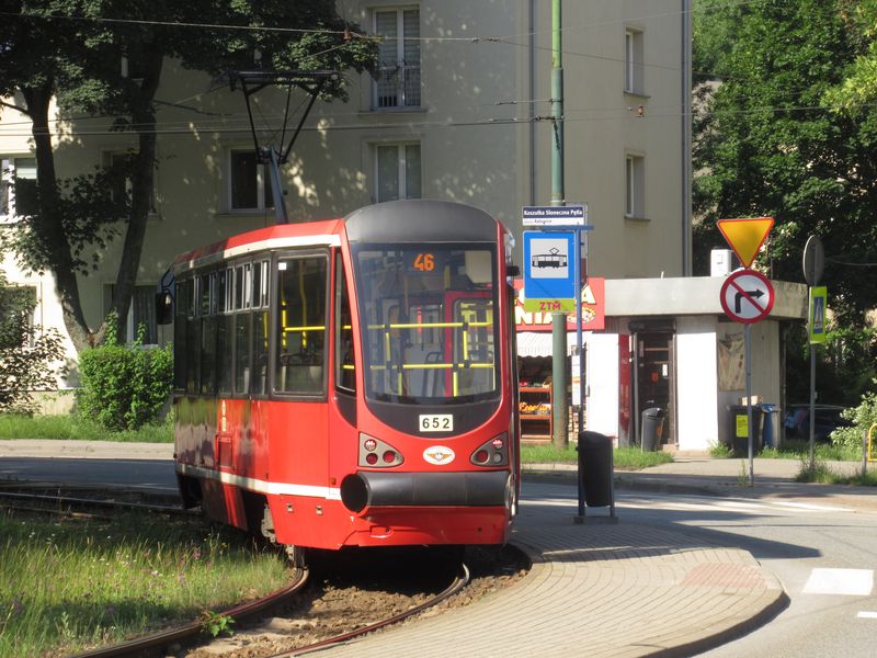 Svazek „šestkových“ tramvajových linek vede z jižní koneèné Brynów smìrem na sever. Nejkratší z tìchto linek má èíslo 46 a konèí hned na severním okraji Katovic ve smyèce Sloneczna. Na krátkých katovických linkách 41 a 46 se bìhem letní návštìvy míchaly sólo a dvouvozové tramvaje.