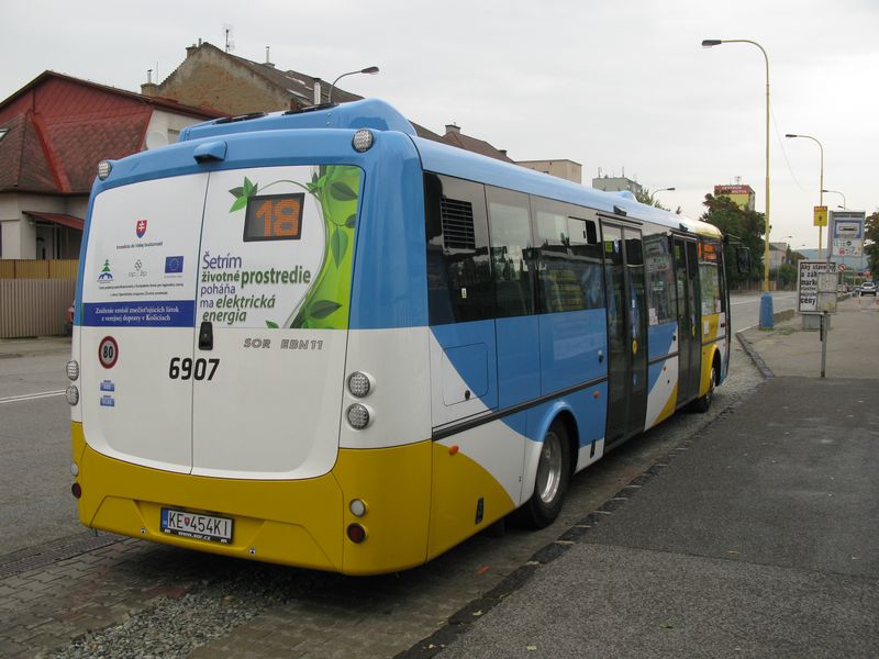 Košice jsou slovenským prùkopníkem na poli elektrobusù. Na dodávku pìti vozù SOR EBN10,5 navázala v roce 2016 dodávka 9 delších vozidel typu SOR EBN11. Celkem by jich mìlo být dodáno až 30. Elektrobusy jezdí na vybraných linkách, kde postaèuje jejich maximální denní probìh, který ponìkud omezuje jejich širší využití.