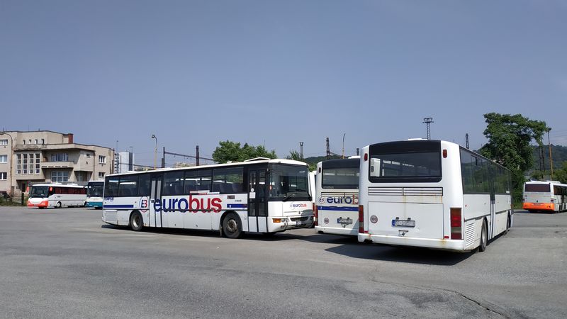 V létì 2021 byly v okolí Košic k vidìní ještì Karosy v barvách místního dopravce Eurobus. Nyní by již mìly být až na dva kusy vyøazeny. Na autobusovém nádraží má tento regionální provozovatel také velkou odstavnou plochu.