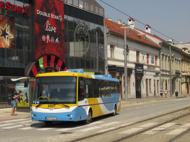 Košice jsou také doménou elektrobusù. Jejich nejdelší verze SOR EBN11 tu jezdí v poètu 18 kusù, poslední várka 9 vozù dorazila v roce 2017. Kromì tìchto vozù tu jezdí ještì 5 kratších elektrobusù EBN10,5