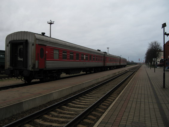 Motorová jednotka, používaná pro vlaky mezi Klajpedou a Vilniusem. Dennì zde jezdí pouze 3-4 páry vlakù.
