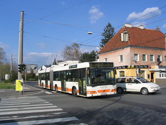 Vozový park lineckých trolejbusù je jednotný. Volvo na lince 41, která je na jihu zakonèena novým úsekem.