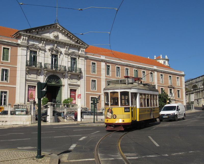 V roce 2018 byla po 23 letech znovuzprovoznìna tramvajová linka 24E míøící severozápadnì od centra do ètvrti Campolide. Lisabon tak má již 6 tramvajových linek, z toho 5 provozovaných tìmito staronovými tramvajemi „Remodelados“.