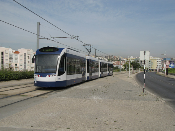 Tra� linek 1 a 2 na jih mìsta. Všechny tramvaje jsou obousmìrné a stejného typu - Siemens Combino o délce 36 metrù. Všechny koneèné mají totiž kolejový pøejezd, nikoli smyèku. Rozchod kolejnic tohoto tramvajového provozu je standardních 1435 mm.