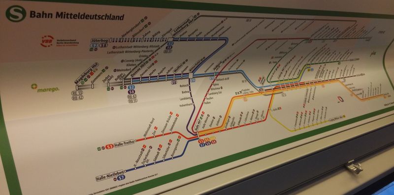 S-Bahn Mitteldeutchland obsahuje 10 základních linek, které obsluhují nejen Lipsko a nedaleké Halle, ale také široké okolí zasahující i do okolních spolkových zemí. 6 linek se sjíždí v novém tunelu pod centrem Lipska.