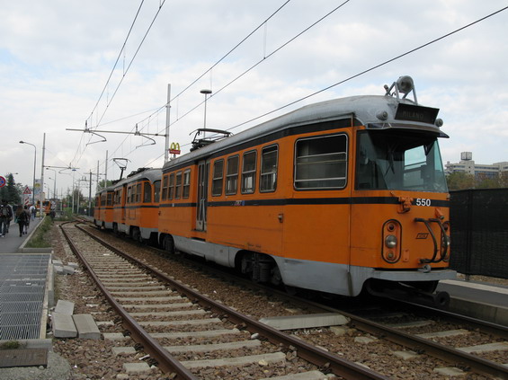 Pravá pøímìstská tramvajová linka è. 179 do Limbiate zaèíná na severu mìsta u nové koneèné stanice metra M3 Comasina. Druhá podobná severnì vedoucí pøímìstská linka do Desia je od roku 2011 uzavøena a údajnì se pøestavuje na normální tramvaj.
