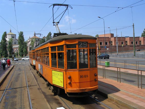Nejstarší tramvaje je možné spatøit ve dvojicích jen ojedinìle.