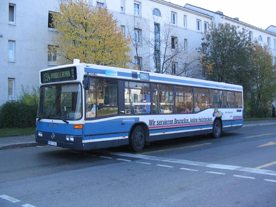 Jeden z mála standardních autobusù v centru Mnichova.