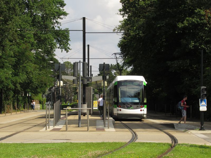 Skromná západní koneèná linky 3 Marcel Paul, kde se také nachází jedna ze tøí tramvajových vozoven.