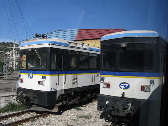 V depu poblíž Nice (stanice Lingostiére) jsou uskladnìny také motorové lokomotivy, které se však pro vozbu bìžných vlakù nepoužívají.