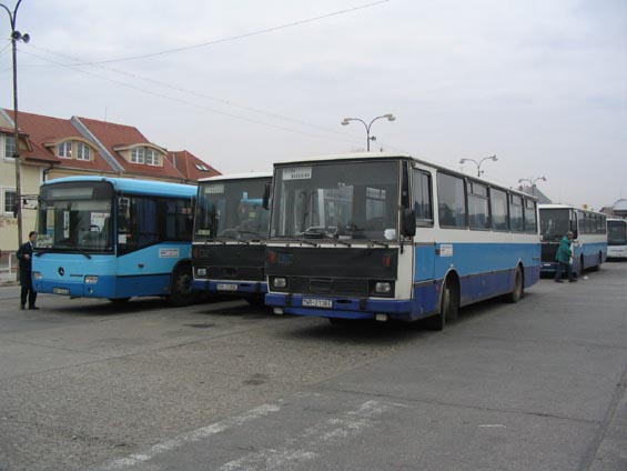 Regionální doprava je také zajiš�ována pomocí tureckých Mercedesù nebo slovenských Granusù.