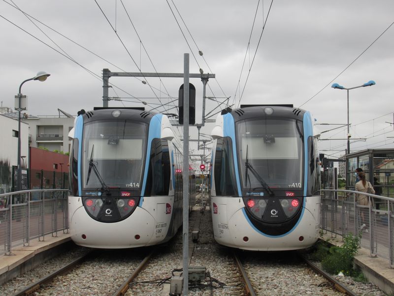 Vlakotramvajová linka T4 na východì paøížské aglomerace se v roce 2019 rozrostla o novou vìtev do pøedmìstí Clichy-sous-Bois a Montfermeil. Kvùli tomu bylo poøízeno 15 tìchto nových vozidel Alstom Citadis Dualis.